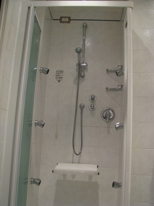 doccia accessoriata disabili hotel adriatico firenze