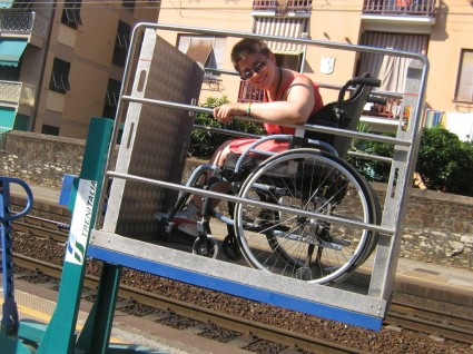 sollevatore disabile treni