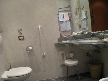 bagno accessibile hotel adriatico