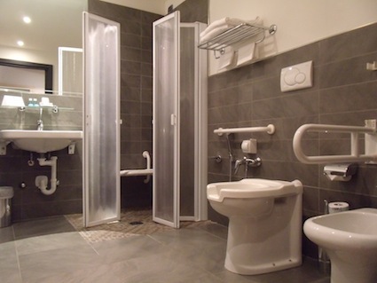 hotel expo verona bagno accessibile